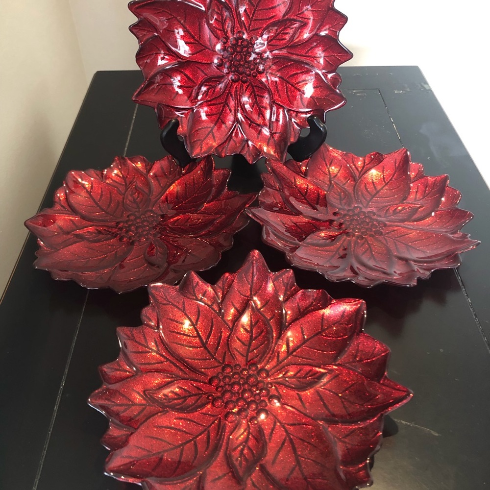 Red Poinsettia Holiday Luncheon Plates 9” set of 4 - Picture 3 of 4